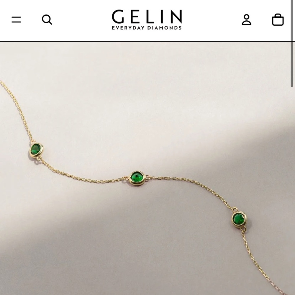 Gelin Gold Bracelet with Green Gemstone Accents